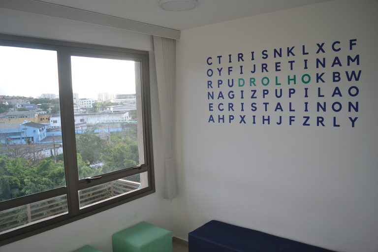 Foto da recepção da clínica oftalmológica em Del Castilho chamada dr.olho