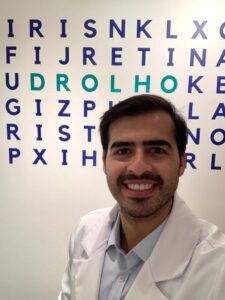 Dr. José Simão Calixto Júnior é médico oftalmologista especialista em cirurgia de catarata e córnea