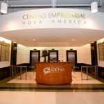 Entrada do Centro Empresarial Shopping Nova América (CENA), em Del Castilho